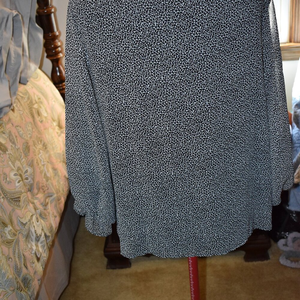 blouse - Picture 4 of 5